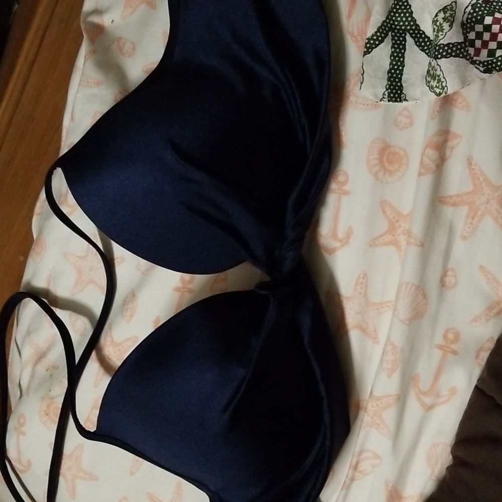 3/20🌟Shade & Shore navy blue bikini top size 36C